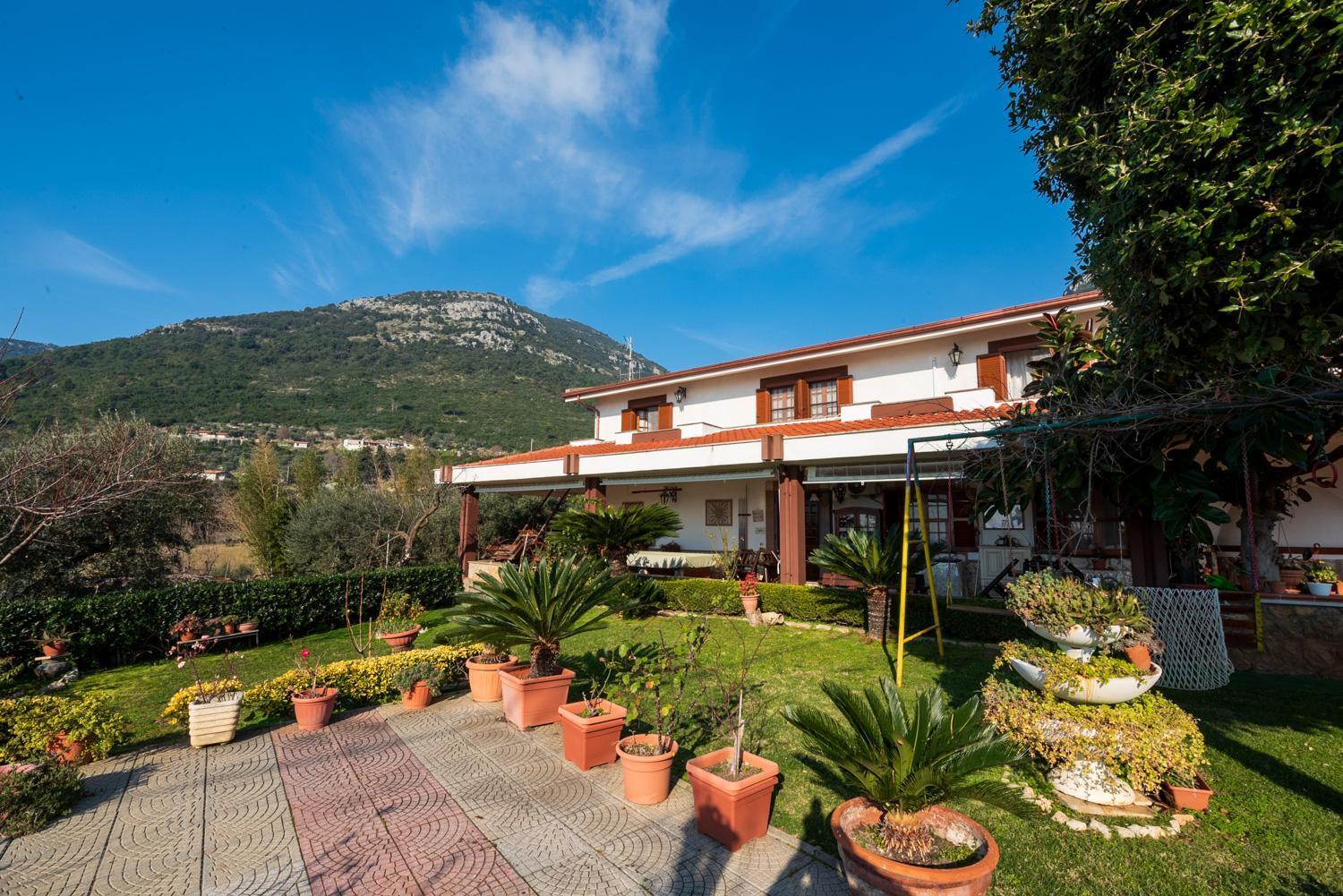 Villa Ida Bed & Breakfast Terracina Bagian luar foto